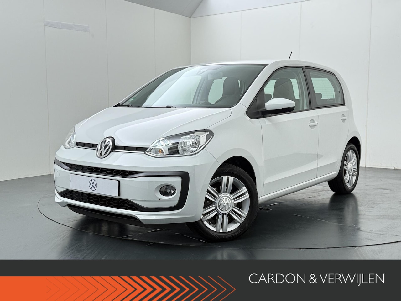 Volkswagen Up! - 1.0 BMT high up! | 75 PK | Cruise control | Climate control | Bluetooth | Parkeersensoren - AutoWereld.nl