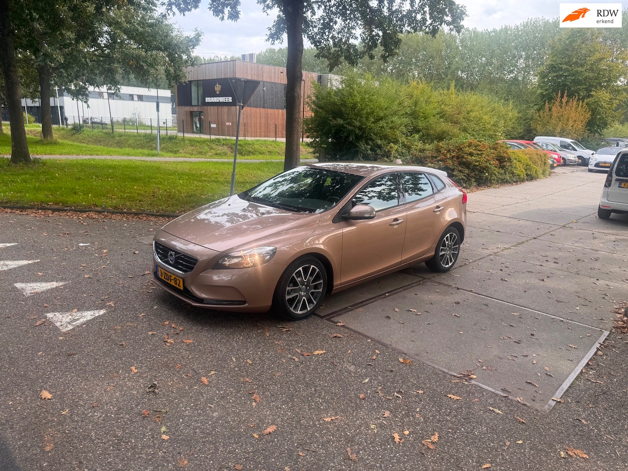 Volvo V40 - 1.6 D2 Momentum Navi.Clima - AutoWereld.nl