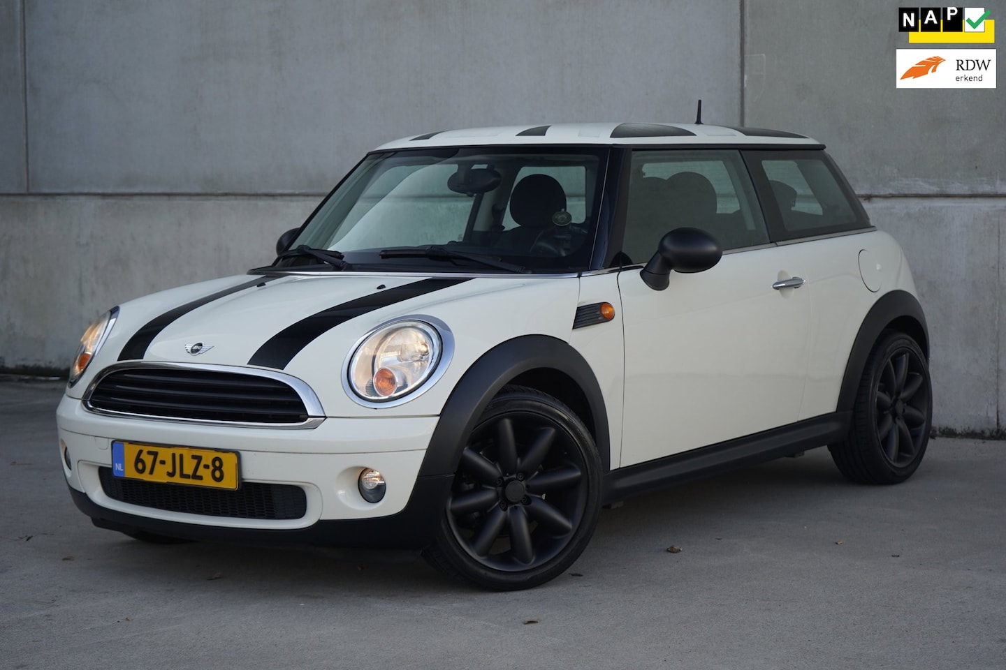 MINI 3-Deurs - 1.4 One Wit, 6-bak, 17 inch, NAP - AutoWereld.nl