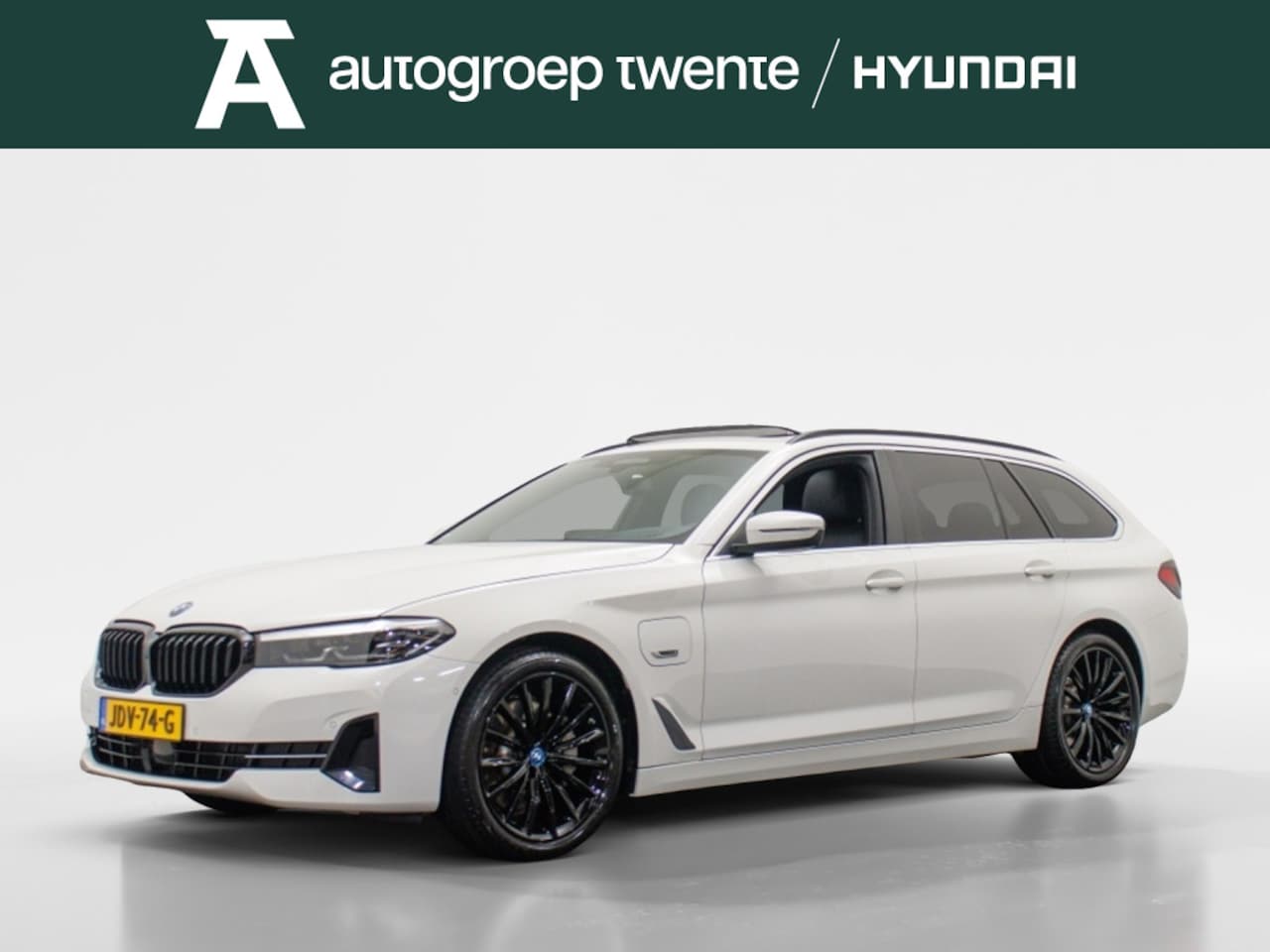 BMW 5-serie Touring - 530e Business Edition+ | Elek. trekhaak | Leder | LED | Camera - AutoWereld.nl