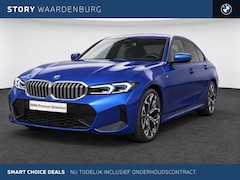BMW 3-serie - 320i M Sport Automaat / Sportstoelen / Adaptieve LED / Achteruitrijcamera / M Sportonderst