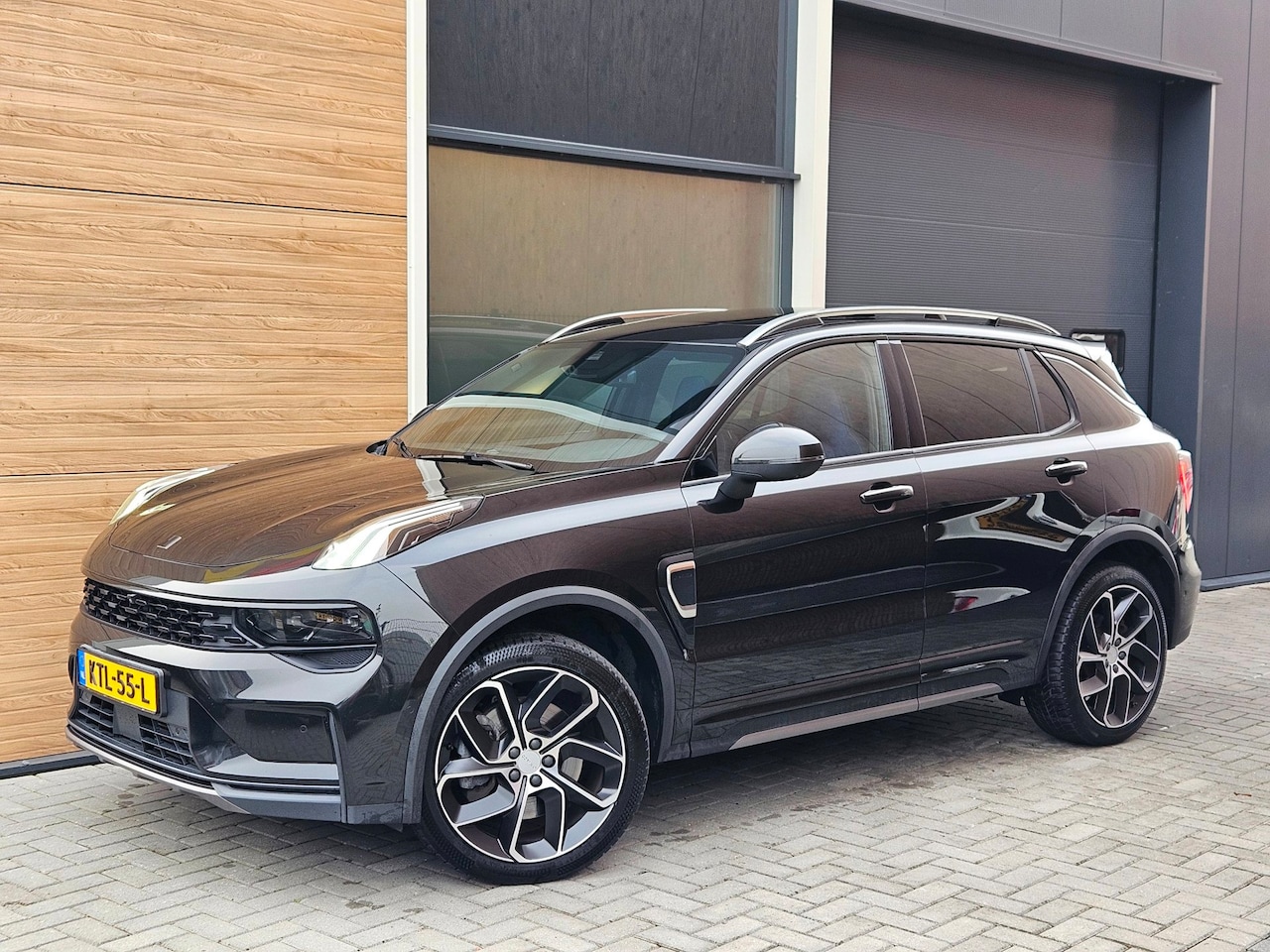 Lynk & Co 01 - 1.5 Hybride Black-pack Pano ACC Carplay - AutoWereld.nl