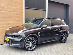 Lynk & Co 01 - 1.5 Hybride Black-pack Pano ACC Carplay