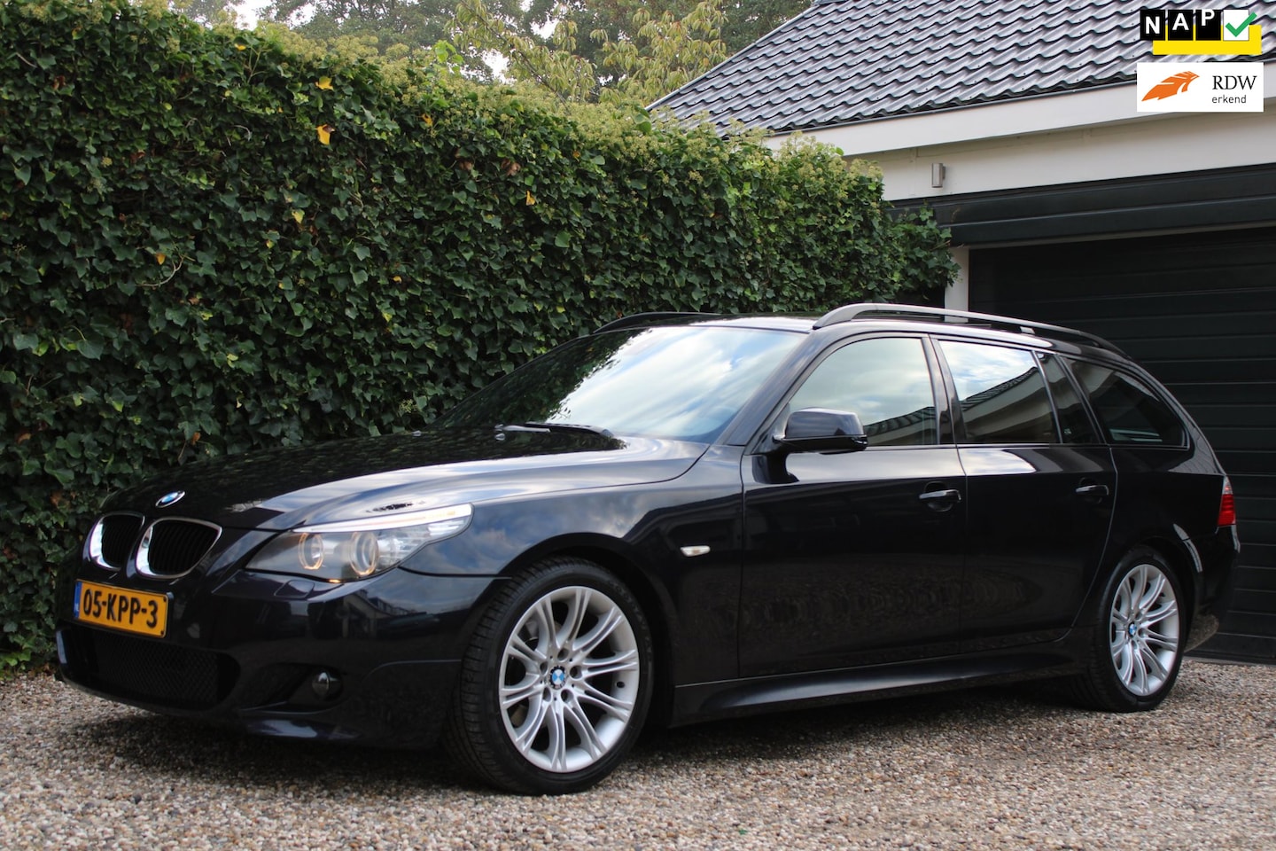 BMW 5-serie Touring - 520i Corporate Lease Business Line Sport | M-pakket | Panorama dak - AutoWereld.nl