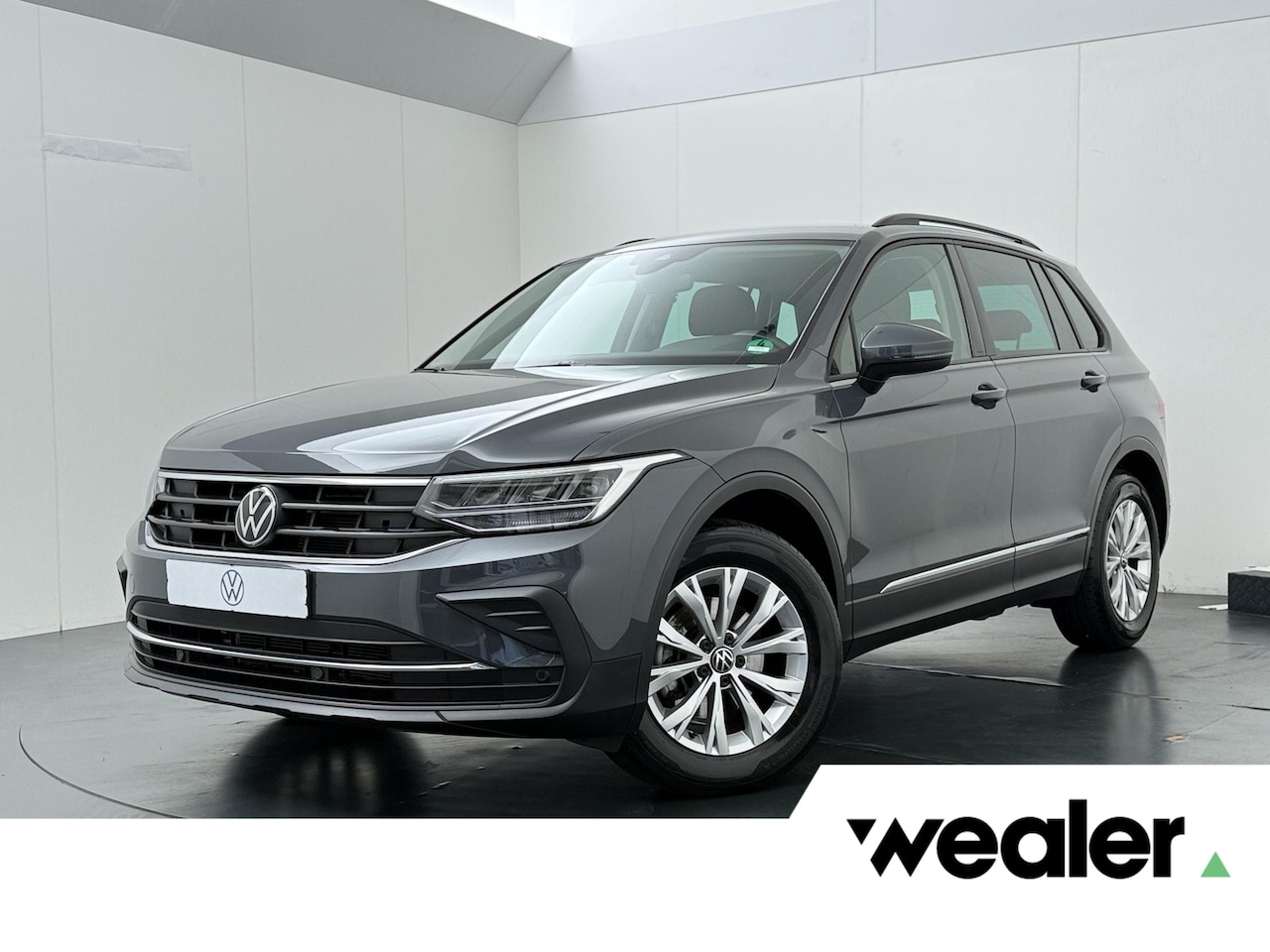Volkswagen Tiguan - 1.5 TSI Life | 150 PK | Automaat | Adaptive Cruise Control | Achteruitrijcamera | Climate - AutoWereld.nl