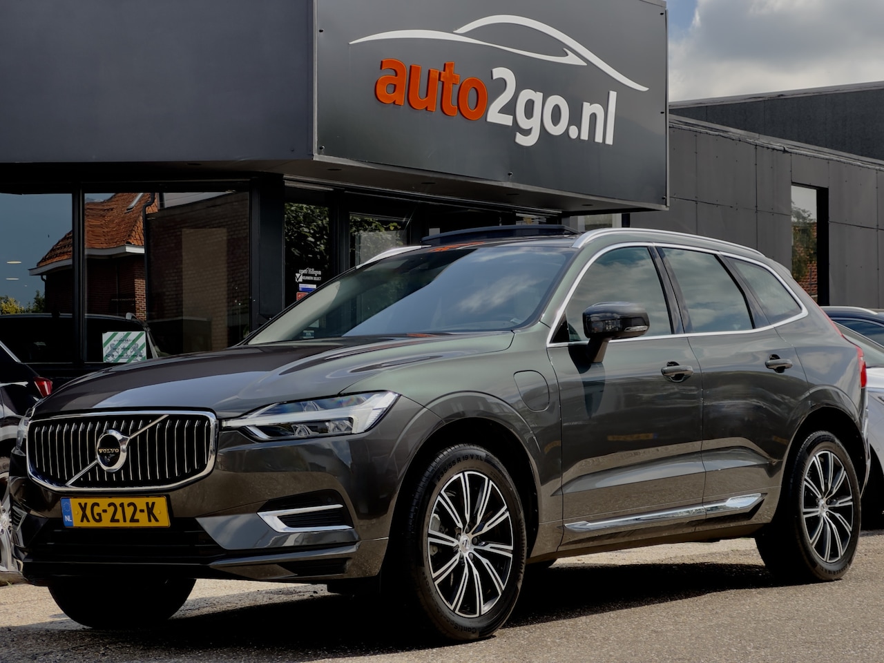 Volvo XC60 - 2.0 T8 AUT8 TWIN ENGINE AWD INSCRIPTION PANODAK LEDER NAVI CAMERA360 DIGI-DASH APPLE-CARPL - AutoWereld.nl