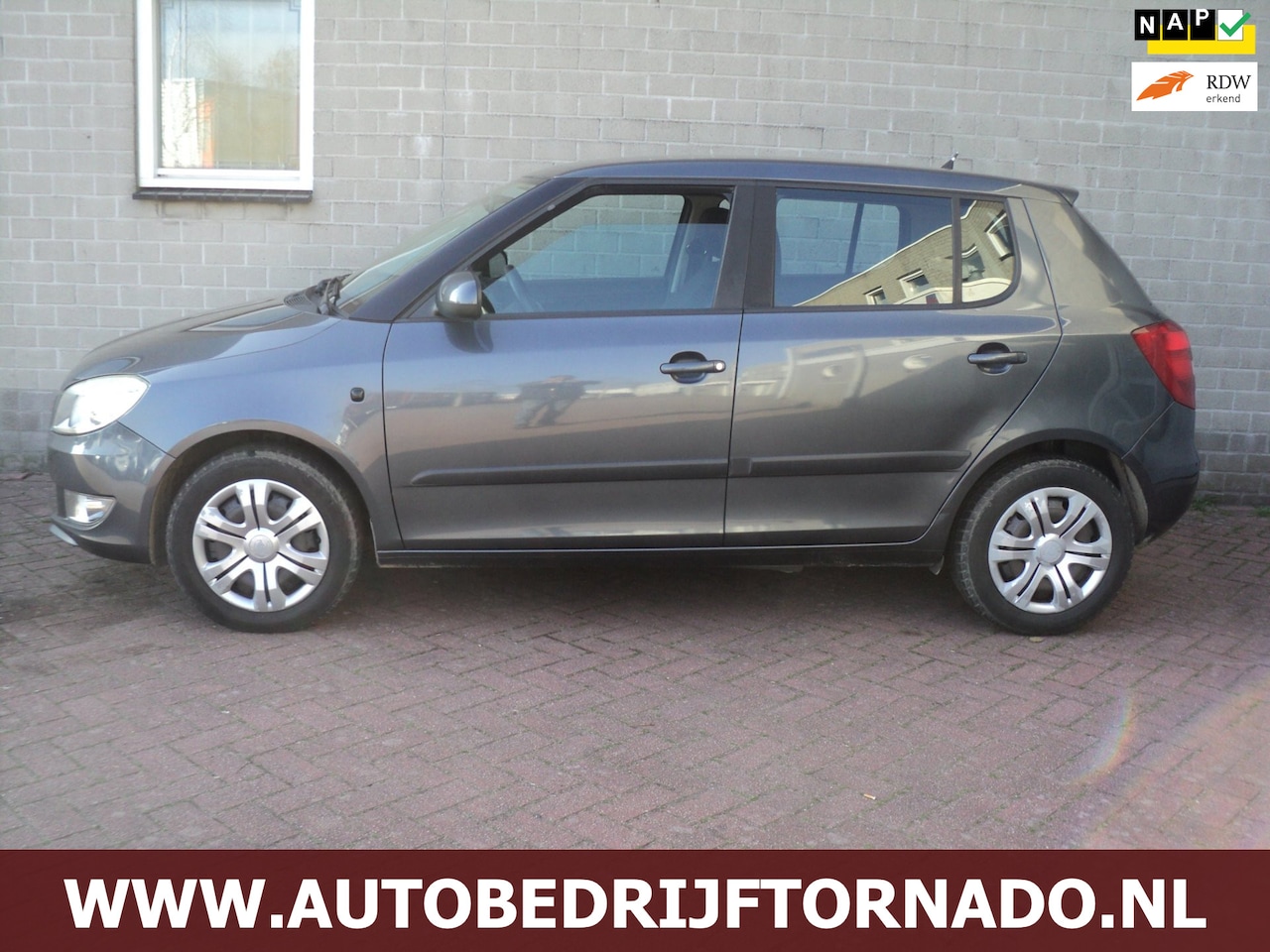 Skoda Fabia - 1.2 TSI AIRCO NAVI AIRCO N.A.P BJ2011 - AutoWereld.nl