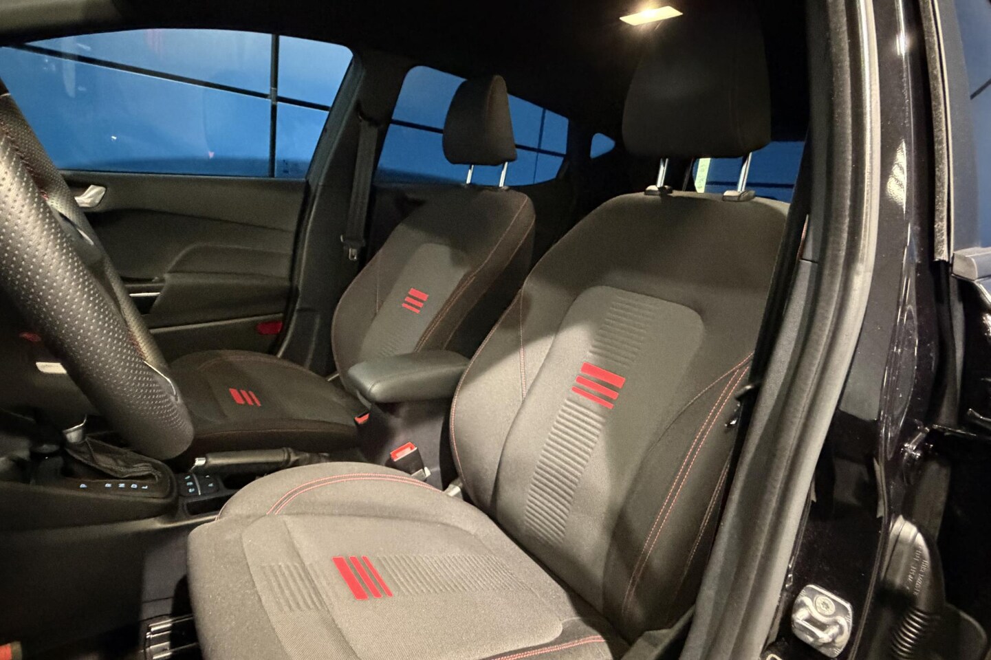 Ford Fiesta - 1.0 EcoBoost Hybrid ST-Line X 1.0 EcoBoost 125PK Hybrid ST-Line X Automaat - AutoWereld.nl