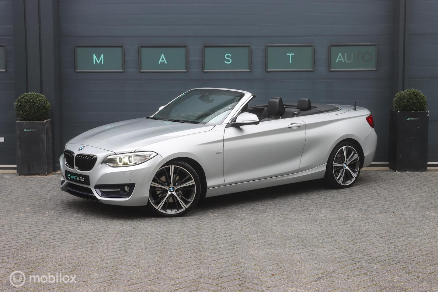 BMW 2-serie Cabrio - 220i Sport|Bi-Xenon|LEDER|PDC|AUT|NAP - AutoWereld.nl