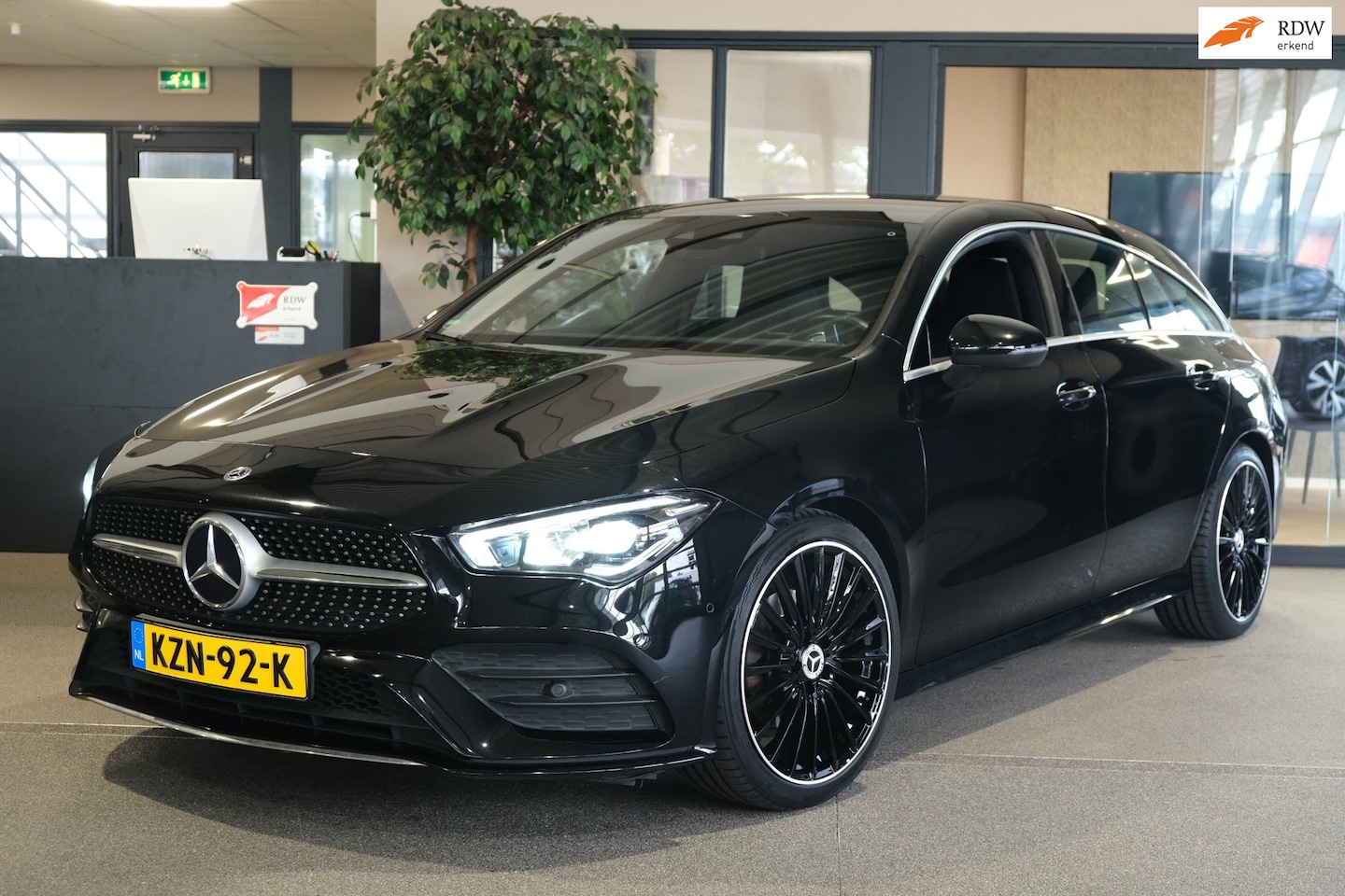 Mercedes-Benz CLA-klasse Shooting Brake - 200 AMG DCT Navi Trek Leder Led Pdc Cruise - AutoWereld.nl