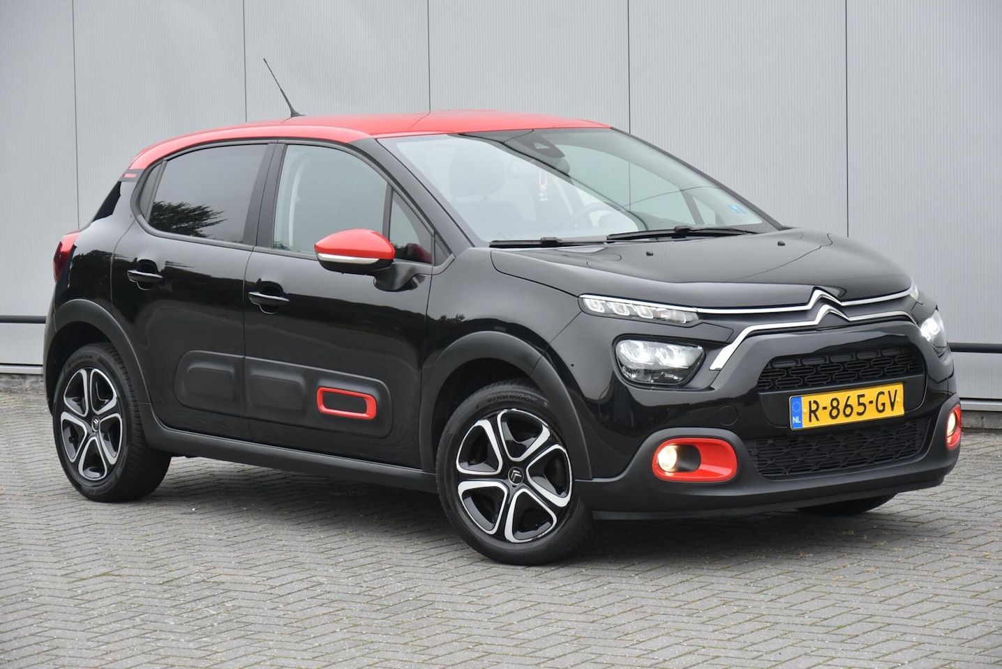 Citroën C3 - 1.2 PureTech Shine Clima Apple Navi Cruise PDC - AutoWereld.nl