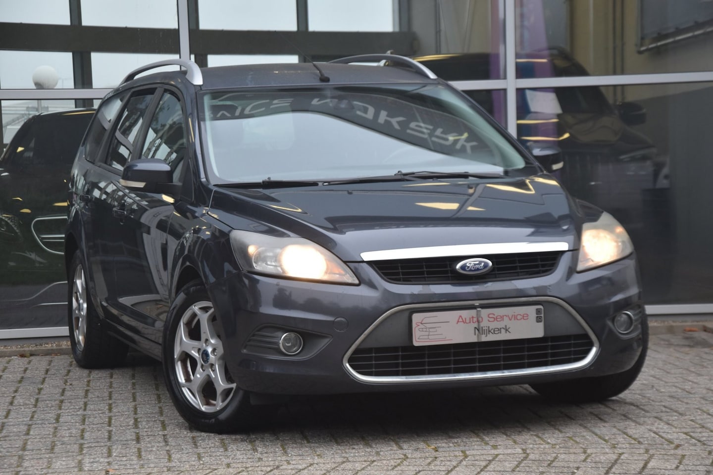 Ford Focus Wagon - 1.6 Titanium Airco Cruise Nav. Pdc Lm-Velgen 1ste Eigenaar - AutoWereld.nl