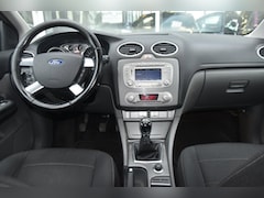 Ford Focus Wagon - Focus Wagon 1.6 Titanium | 1e Eigenaar | NAP | Airco | Cruise | PDC
