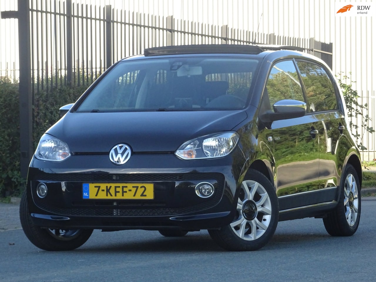 Volkswagen Up! - 1.0 high up! 5DRS NAP/PANORAMA/AC/CRUISE/PDC - AutoWereld.nl