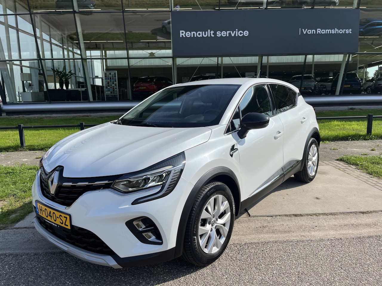 Renault Captur - 1.0 TCe 100 Intens / Parkeerhulp A / Climate / Navigatie / - AutoWereld.nl