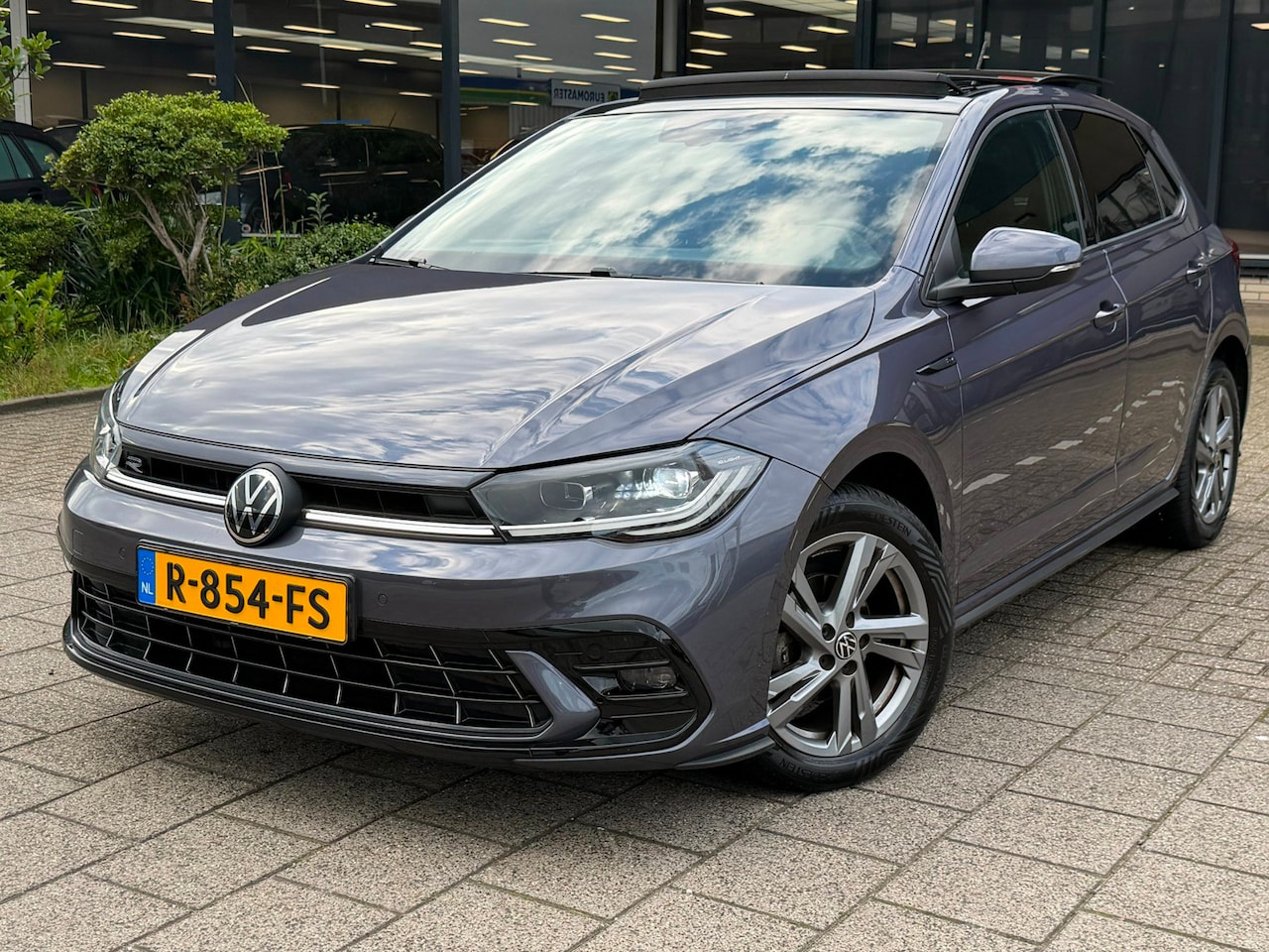 Volkswagen Polo - 1.0 TSI R-Line PANO l ACC l CARPLAY - AutoWereld.nl