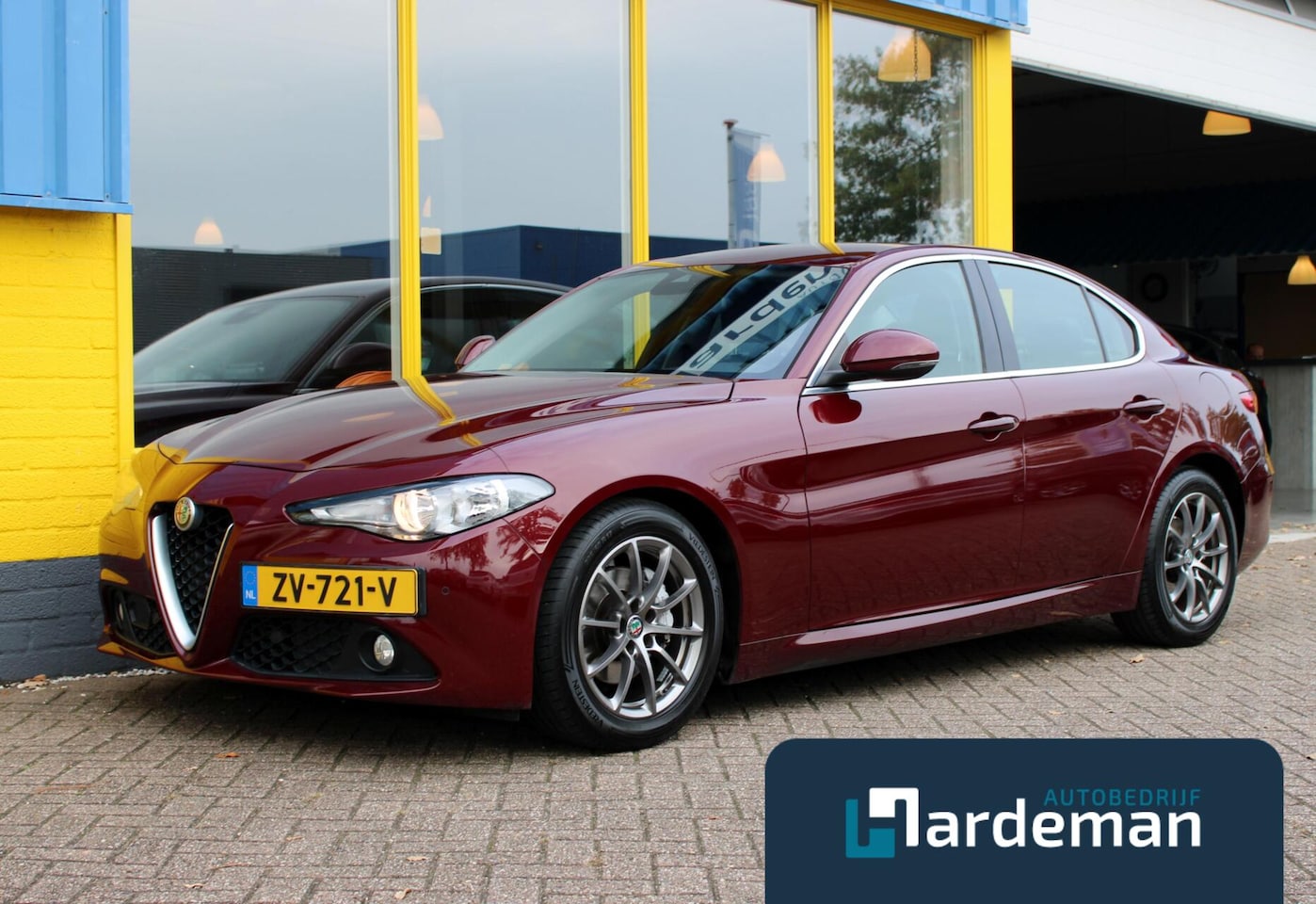 Alfa Romeo Giulia - 2.2 Leder Navi zeer netjes. - AutoWereld.nl
