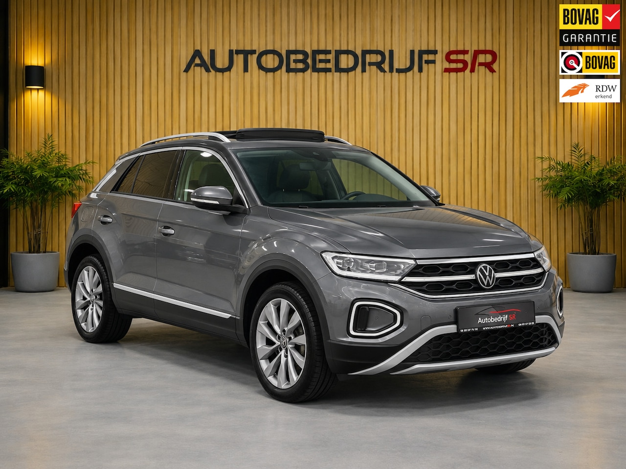 Volkswagen T-Roc - 1.5 TSI Style Facelift Pano! Elektrische Kofferklep! IQ Lights! Memory Stoelen! Stoelverwa - AutoWereld.nl