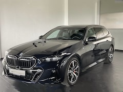 BMW 5-serie Touring - 540d xDrive M-SPORT Pro * LED, PANORAMA, LEDER, 20-inch LMV, ICONIC GLOW, TREKH * Ex - € 4