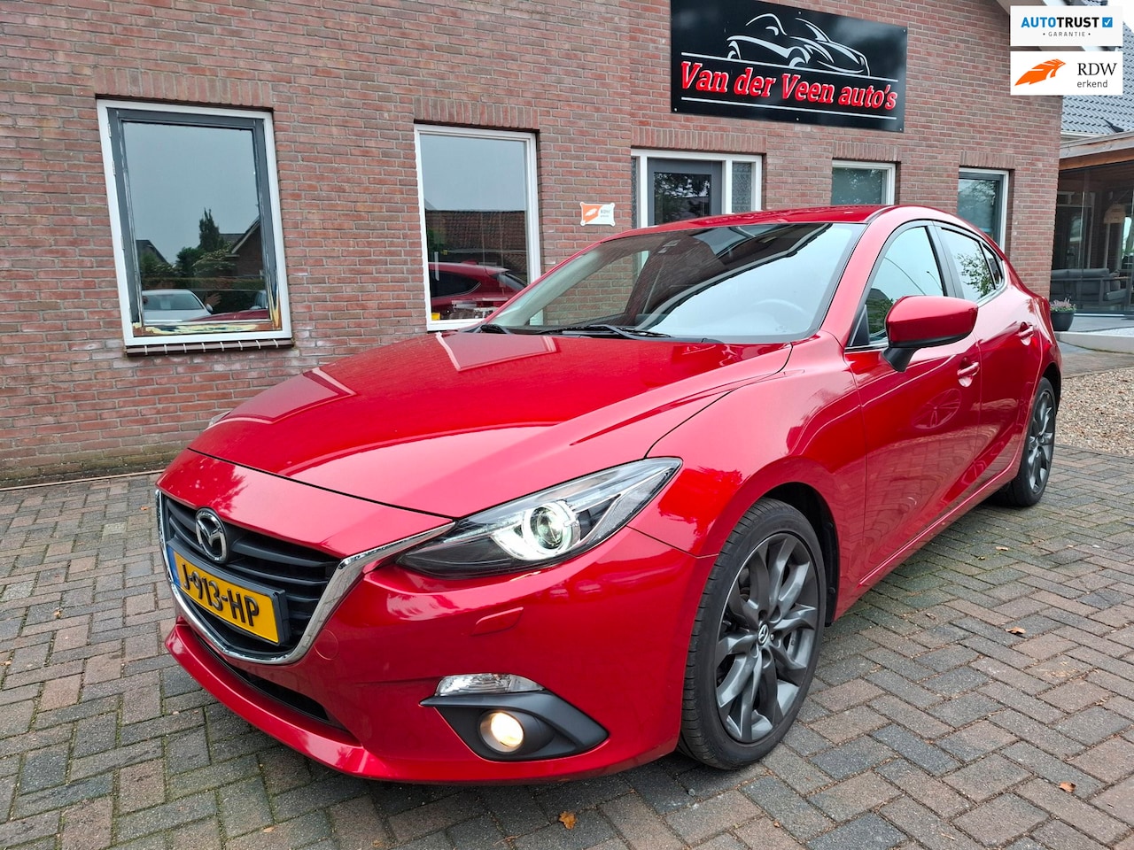 Mazda 3 - 2.0 GT-M Line. Camera, leder, stoelverwarming, cruise, navi, bluetooth, etc. Nieuwe APK + - AutoWereld.nl