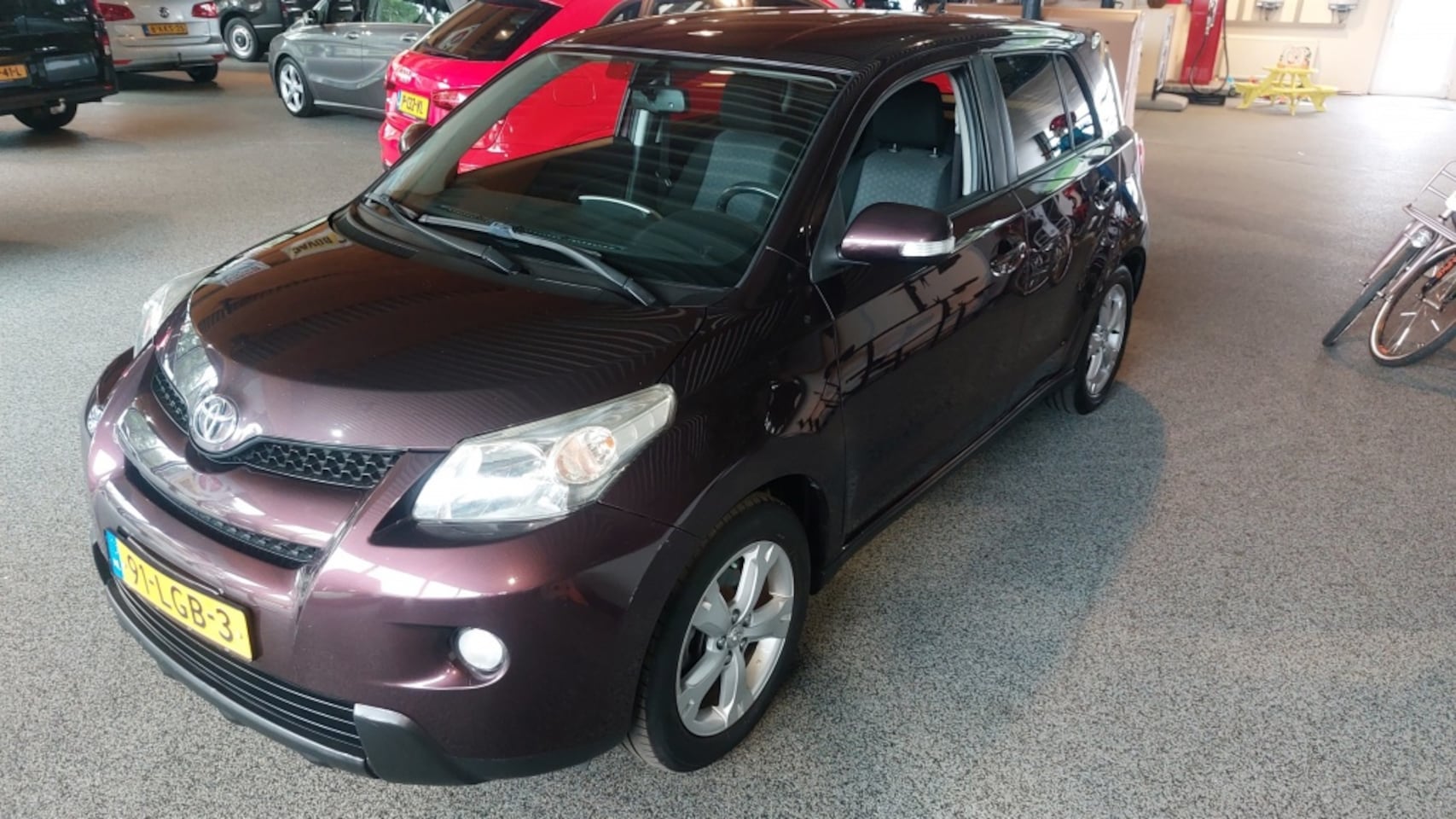 Toyota Urban Cruiser - 1.3 VVT-i Dynamic 1.3 VVT-I Dynamic - AutoWereld.nl