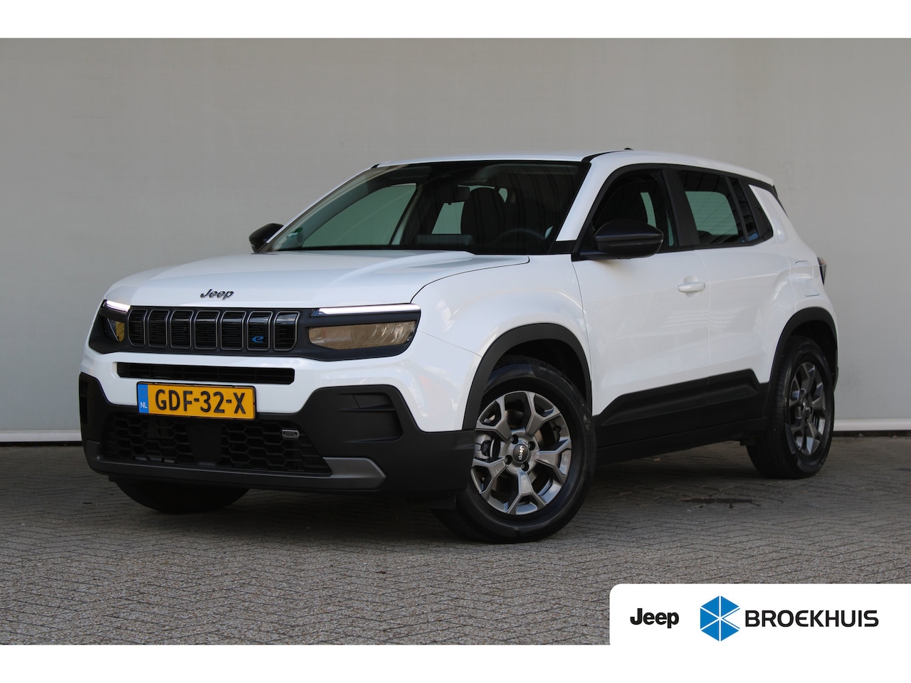 Jeep Avenger - Longitude 54 kWh | SOH 95% | Keyless entry | Navigatie | Voorruitverwarming | Stoelverwarm - AutoWereld.nl