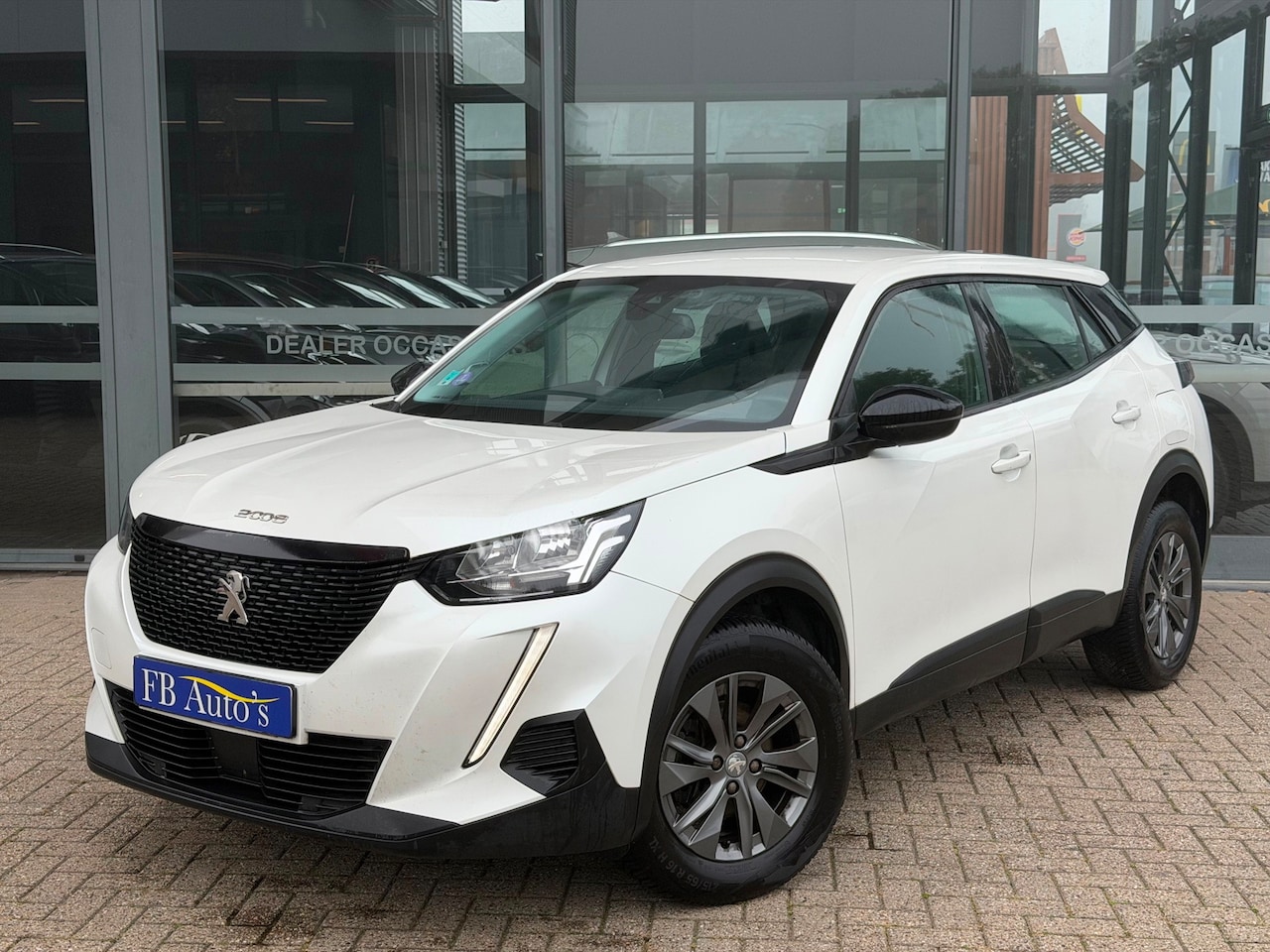 Peugeot 2008 - 1.2 PureTech Active Pack Airco Lmv Cruise - AutoWereld.nl