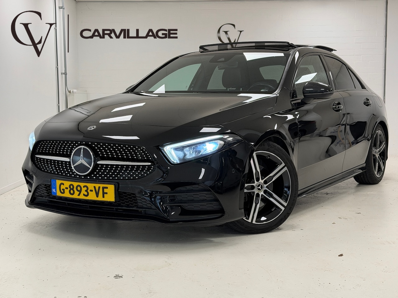 Mercedes-Benz A-klasse - 180 AMG Line Night | Panoramadak | Widescreen | Camera | - AutoWereld.nl