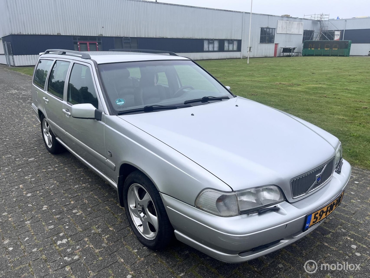 Volvo V70 - 2.4 Europa Exclusive / APK / NAP / Airco / Trekhaak / - AutoWereld.nl