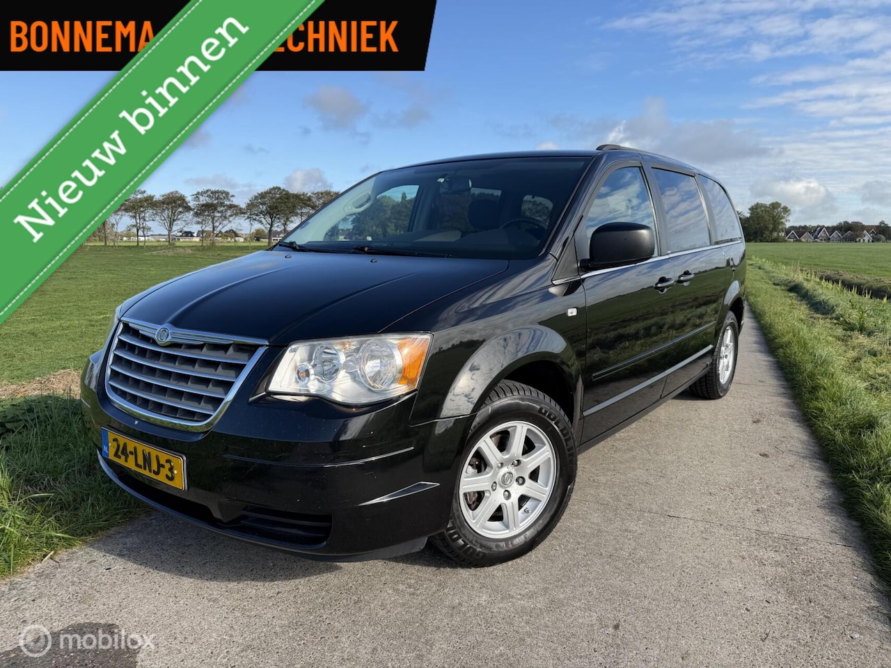 Chrysler Grand Voyager - 3.8 V6 Executive Edition 3.8 V6 Executive Edition - AutoWereld.nl