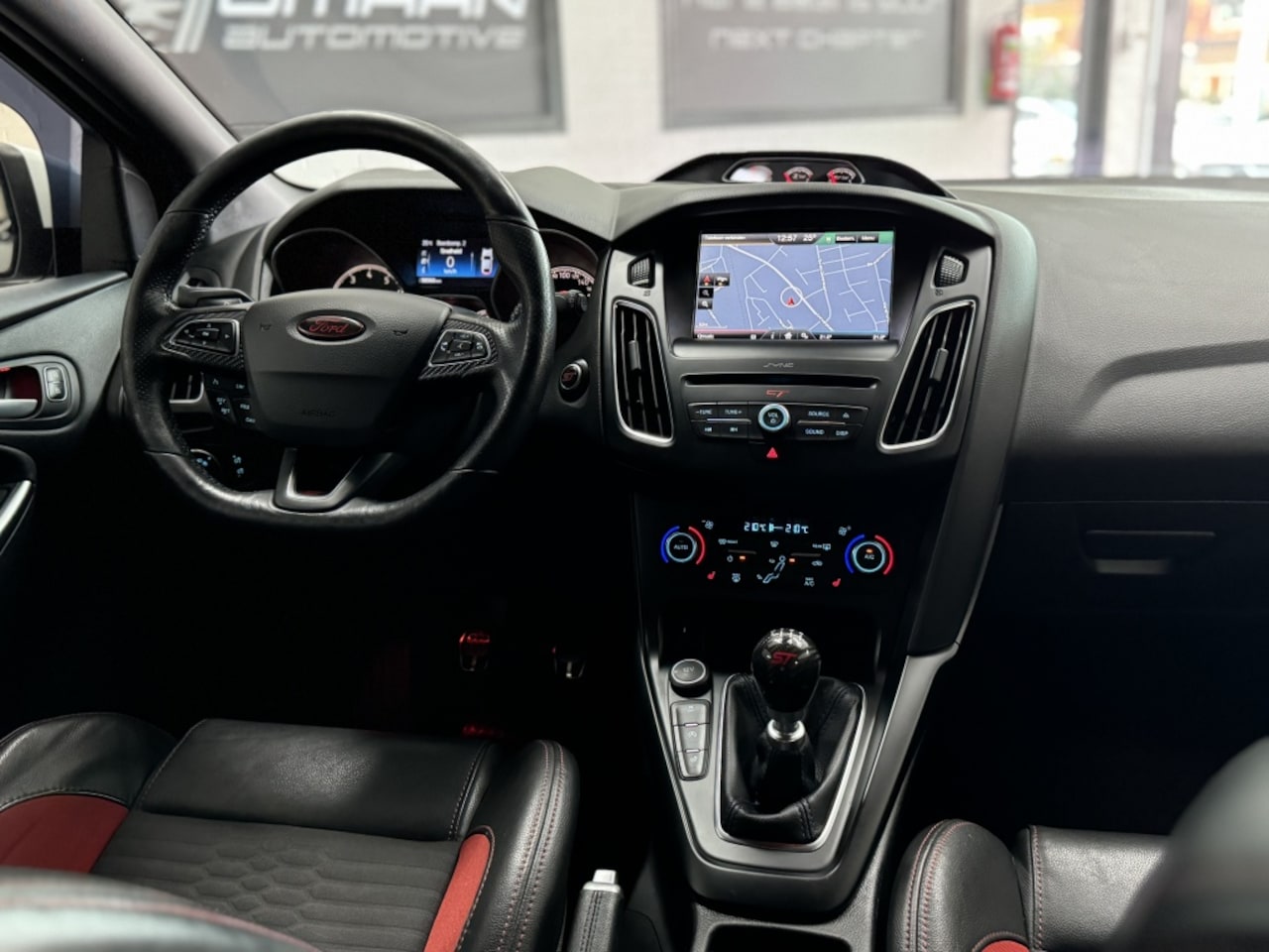 Ford Focus - 2.0 ST-2 250PK 2016 RECARO MAXTON - AutoWereld.nl
