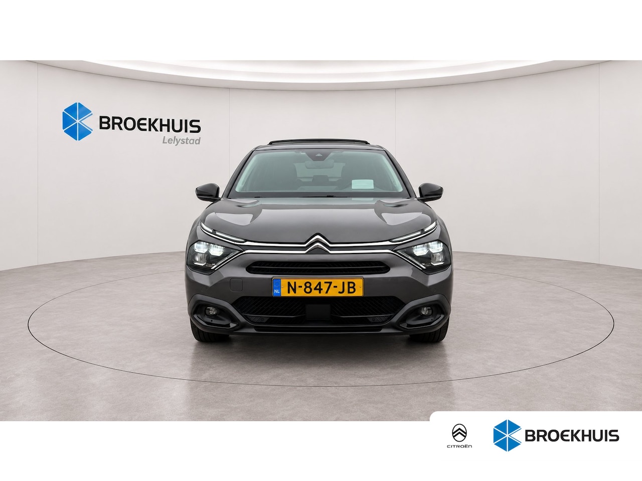 Citroën C4 - 1.2 PURETECH 130PK SHINE AUTOMAAT / NAVI / LEDER / CLIMA / LED / PDC / 18" LMV / CAMERA / - AutoWereld.nl