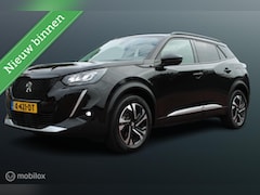 Peugeot e-2008 - EV Allure 50 kWh, Navi, App connect, Cruise, Clima, Pdc + Camera, Donker glas, All Season