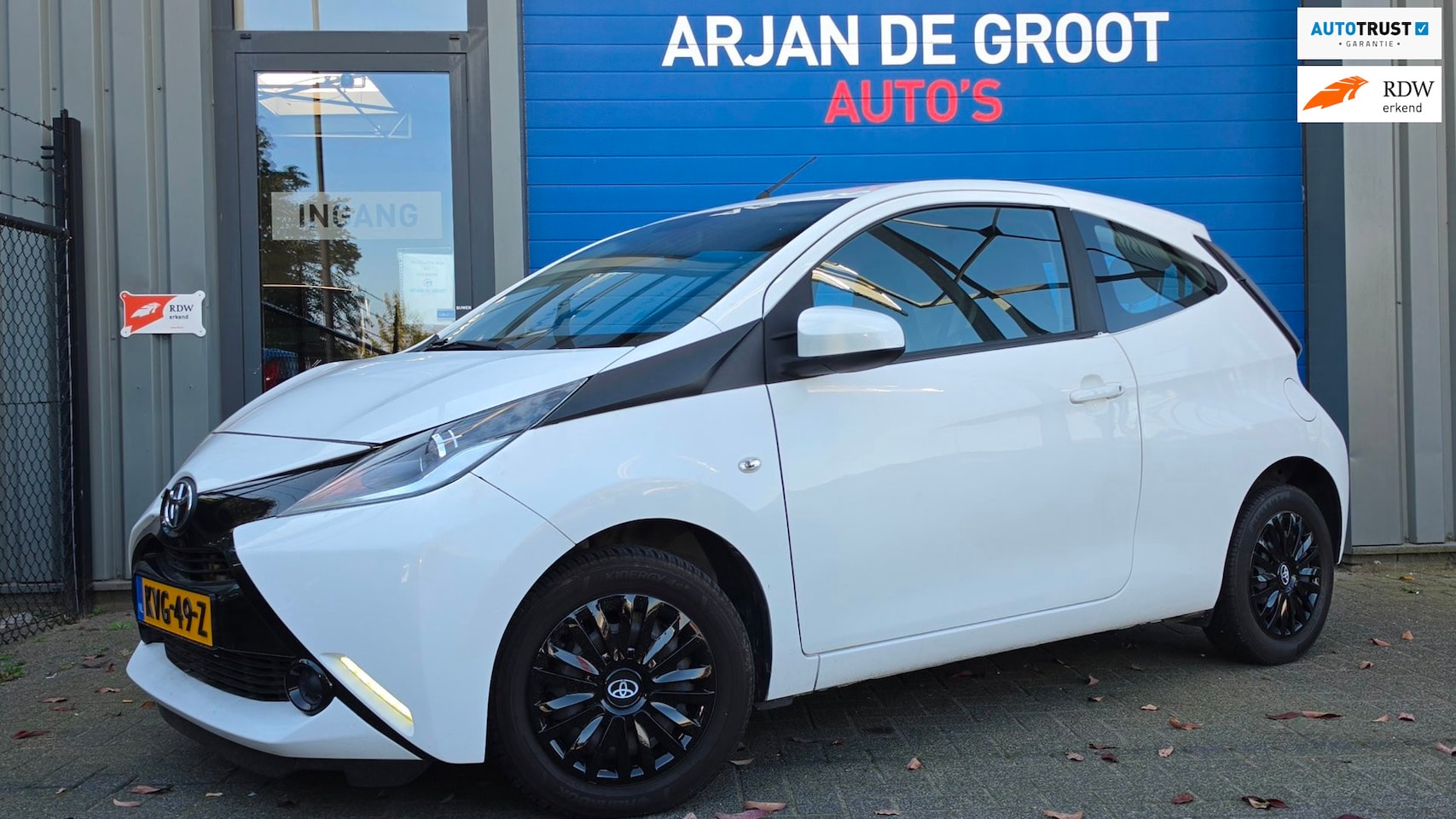 Toyota Aygo - 1.0 VVT-i x-play AUTOMAAT Carplay® Nieuwe APK - AutoWereld.nl