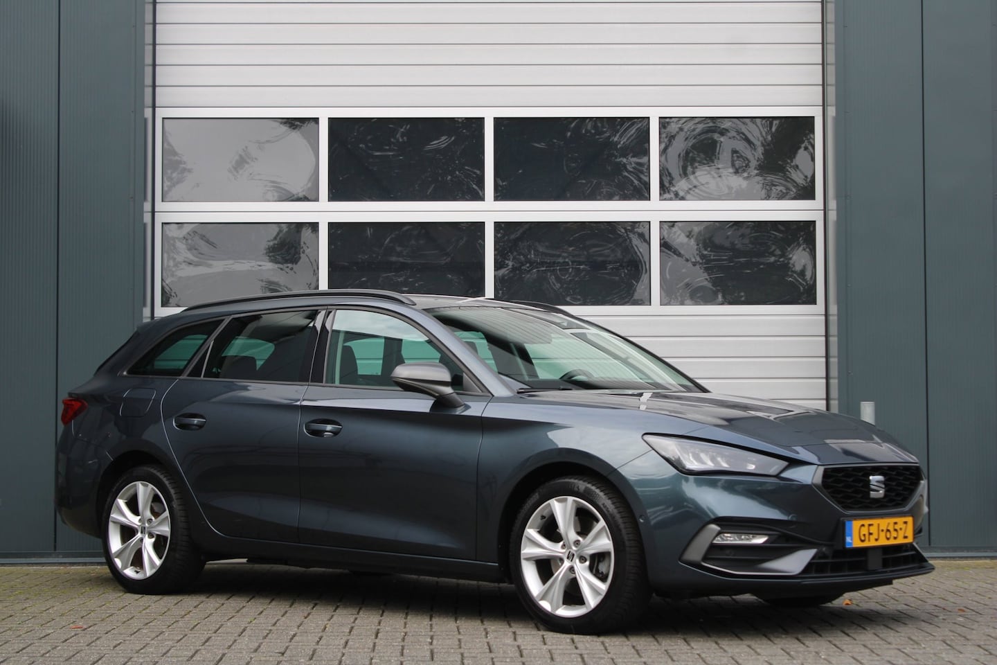 SEAT Leon Sportstourer - 1.4 TSI eHybrid PHEV FR Business Intense ACC/Camera/Stoel&Stuurverwarming/Carplay/LED/PDCv - AutoWereld.nl