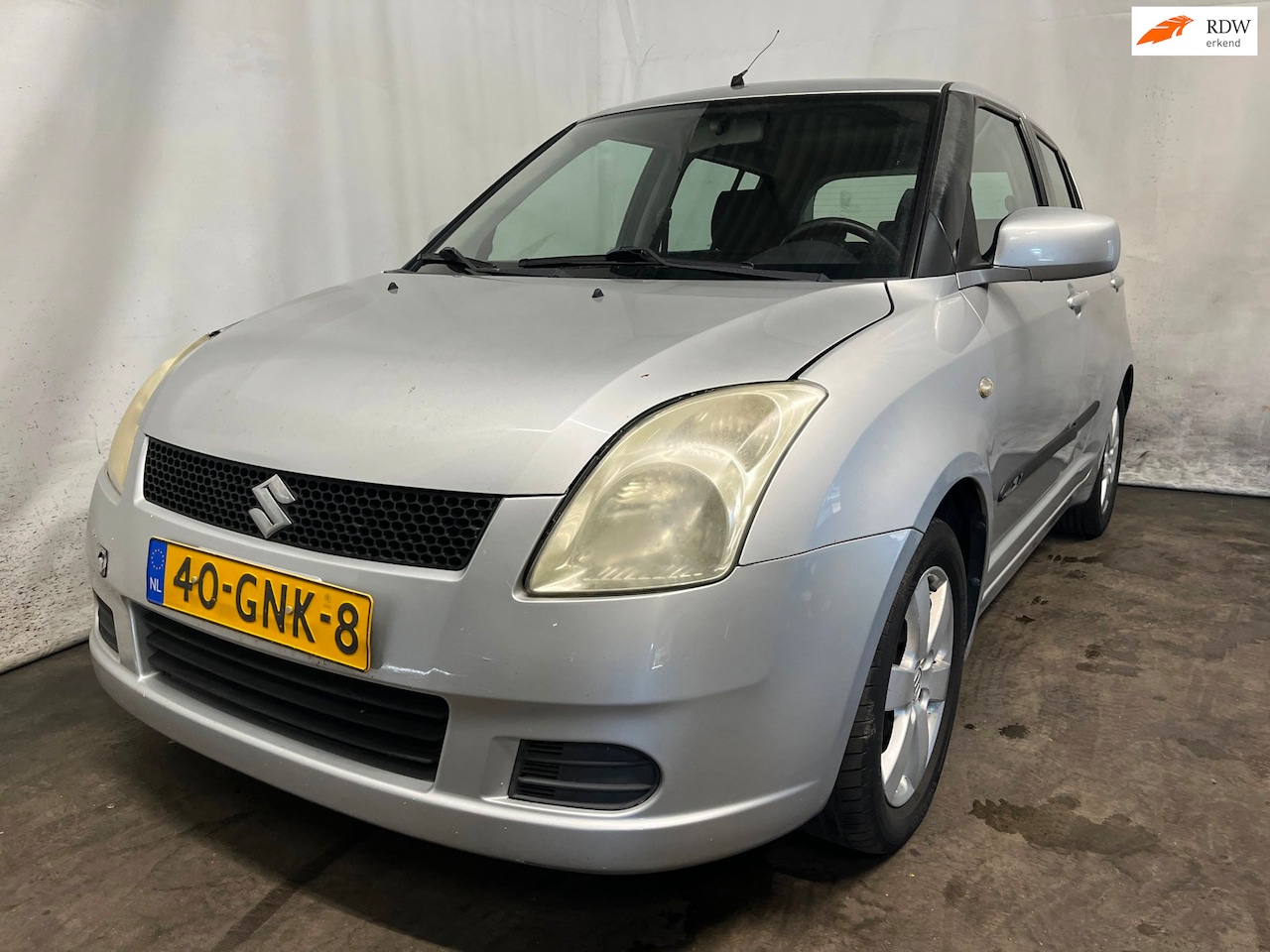 Suzuki Swift - 1.3 GLS - Rechts voor schade, radiator defect, rondom gebruikersschade - AutoWereld.nl
