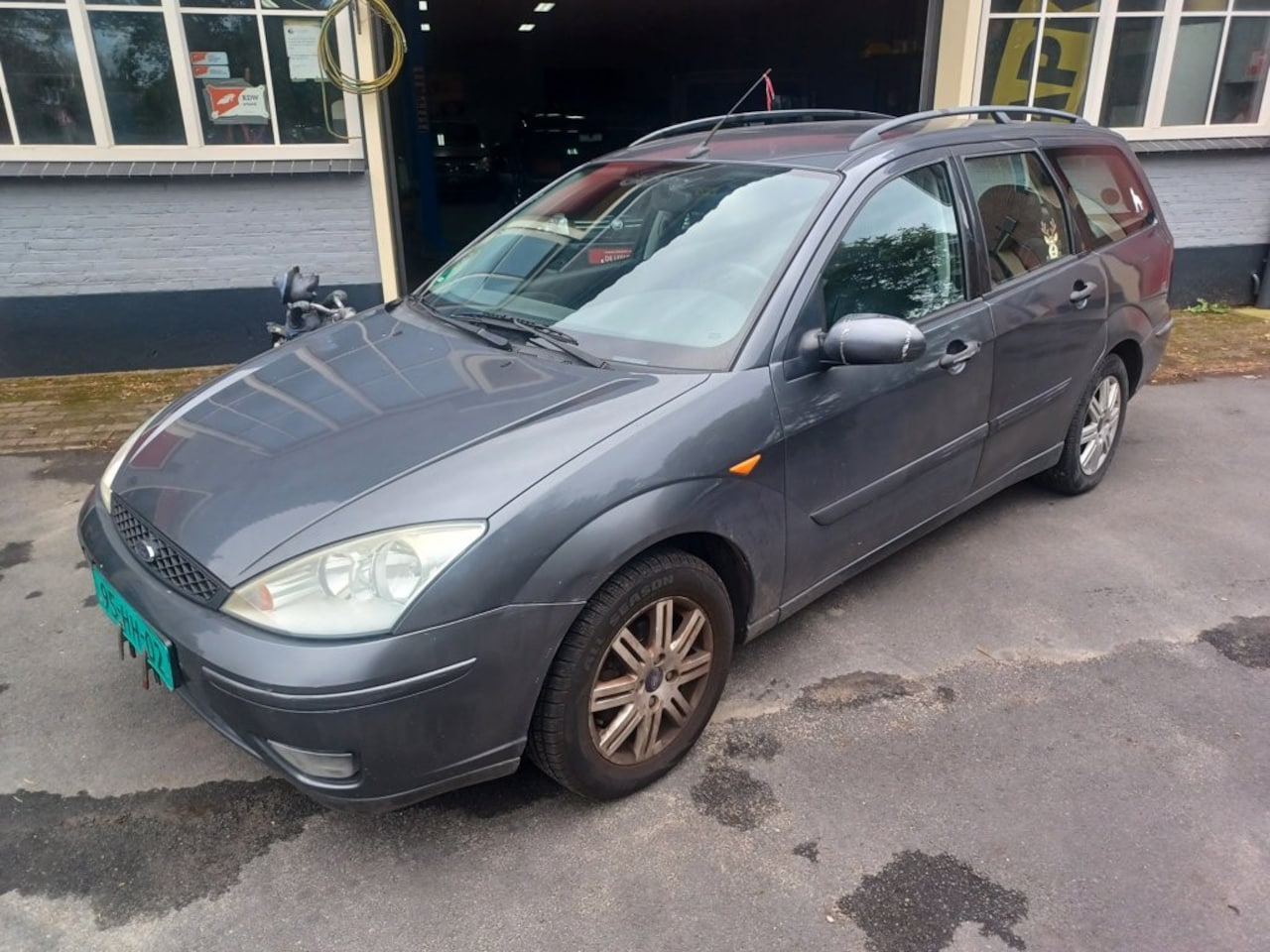Ford Focus Wagon - 1.6-16V Futura met leder interieur - AutoWereld.nl