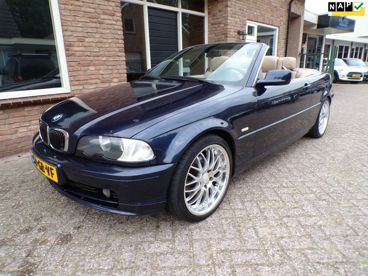 BMW 3-serie Cabrio - 323Ci Executive Automaat / leder / Airco - AutoWereld.nl