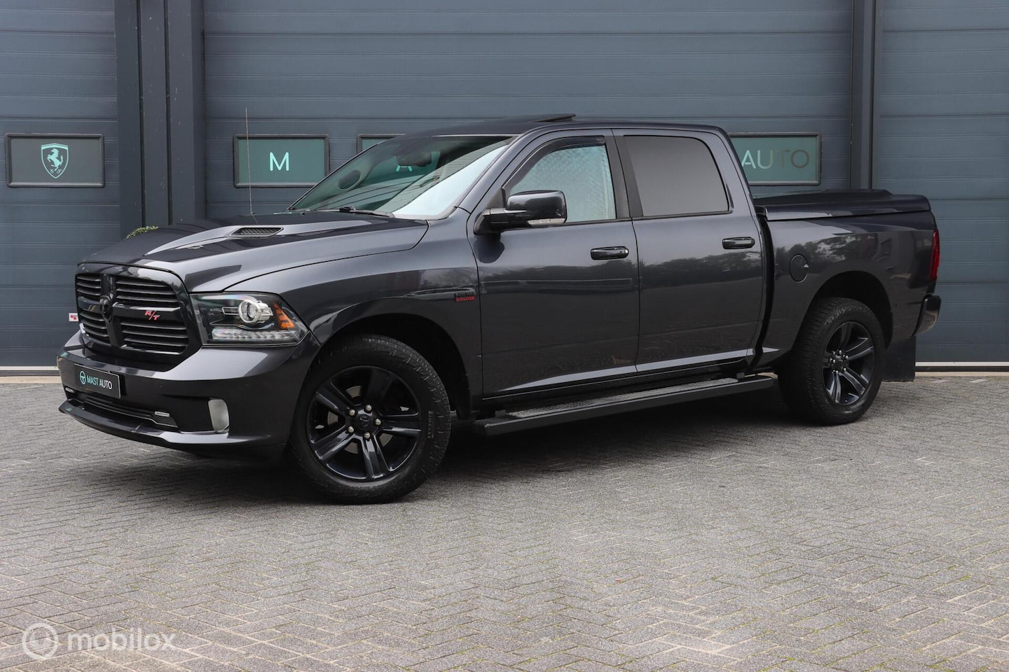 Dodge Ram 1500 - 5.7 V8 Quad Cab 6'4|NAP|LEDER|PANO|ALPINE|STOELVENTILATIE - AutoWereld.nl