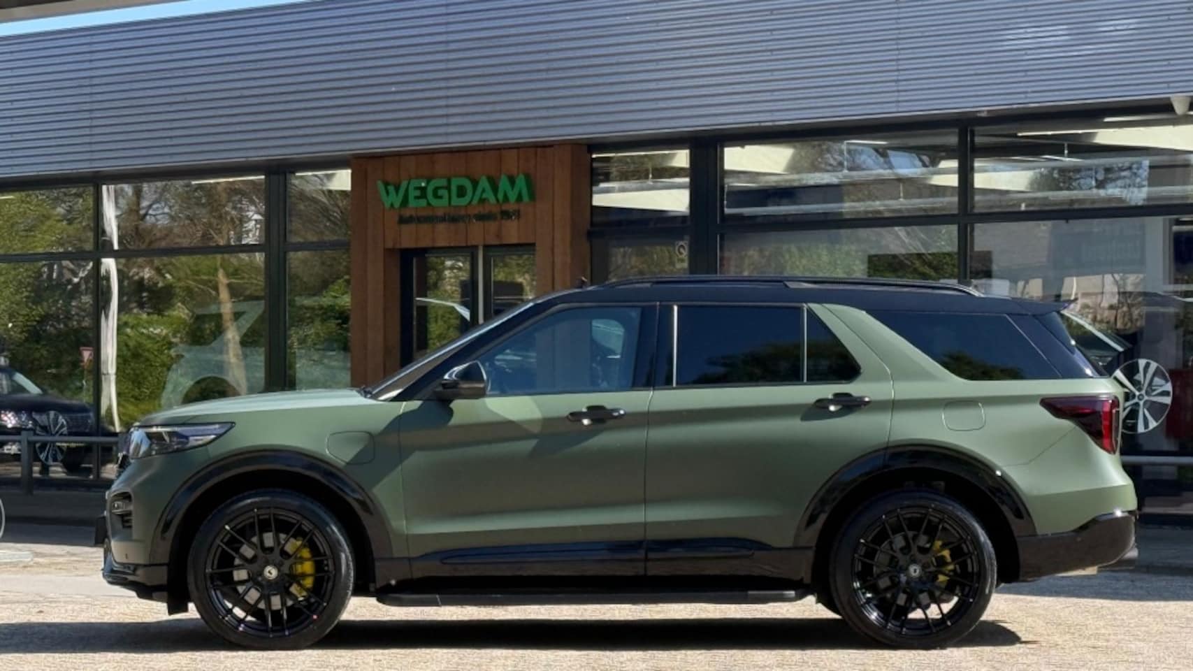 Ford Explorer - 3.0 V6 EB PHEV ST-LINE / ARMY EDITION / 20inch - AutoWereld.nl
