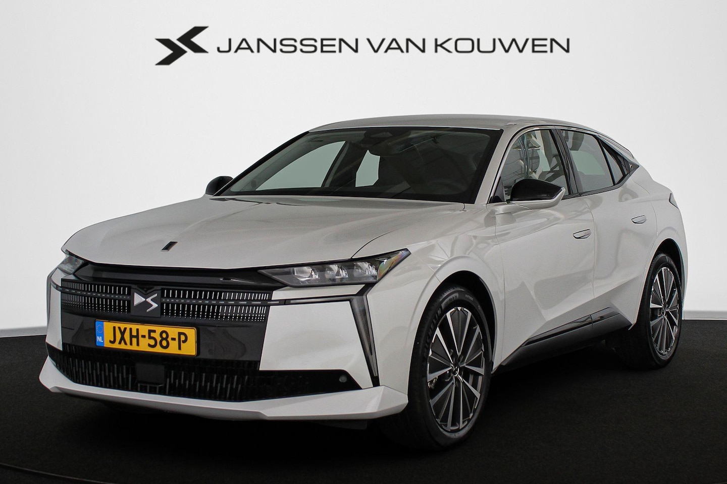 DS No 4 - E-Tense Ligne Business 58.3 kWh Camera Apple CarPlay 19" - AutoWereld.nl