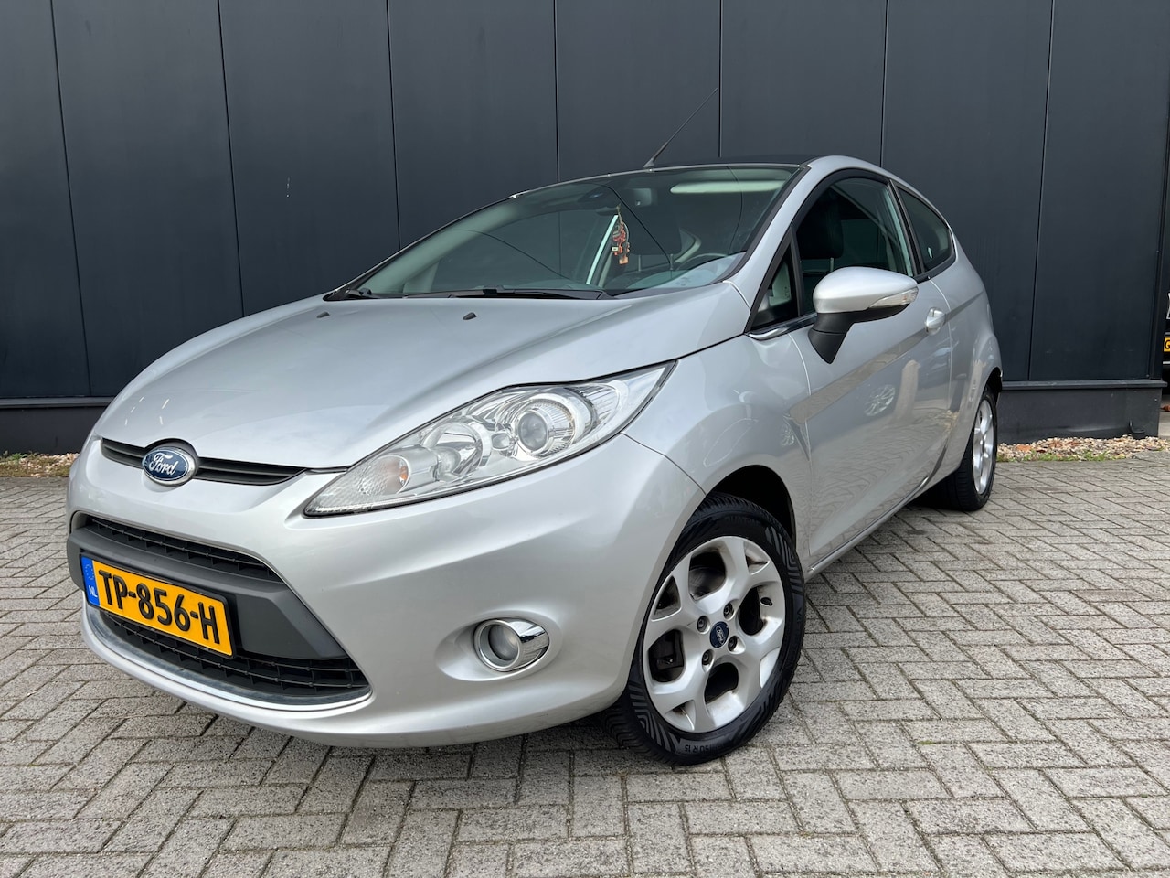 Ford Fiesta - 1.25 Ghia '11 Clima/Lmv/Apk10-2027!/Pdc - AutoWereld.nl