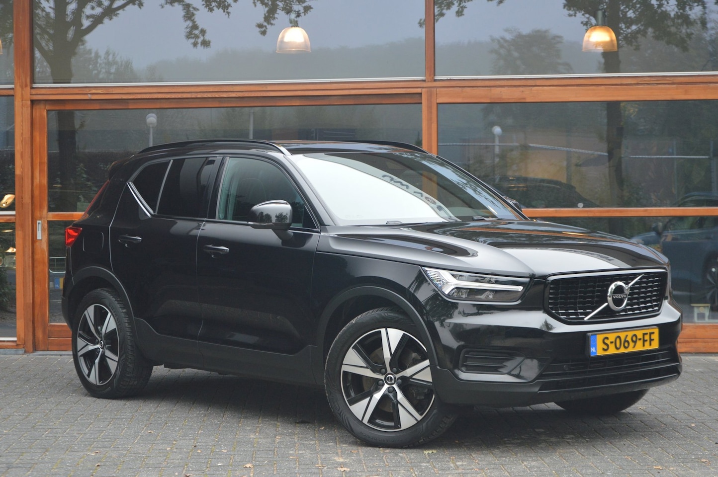 Volvo XC40 - T5 Recharge Inscription| Trekhaak | Camera | Panorama | Memory | - AutoWereld.nl