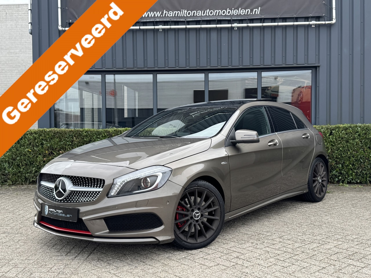 Mercedes-Benz A-klasse - 250 AMG 211pk Aut. Sport Ambition Xenon Leder Camera Panoramdak 149dkm!! - AutoWereld.nl