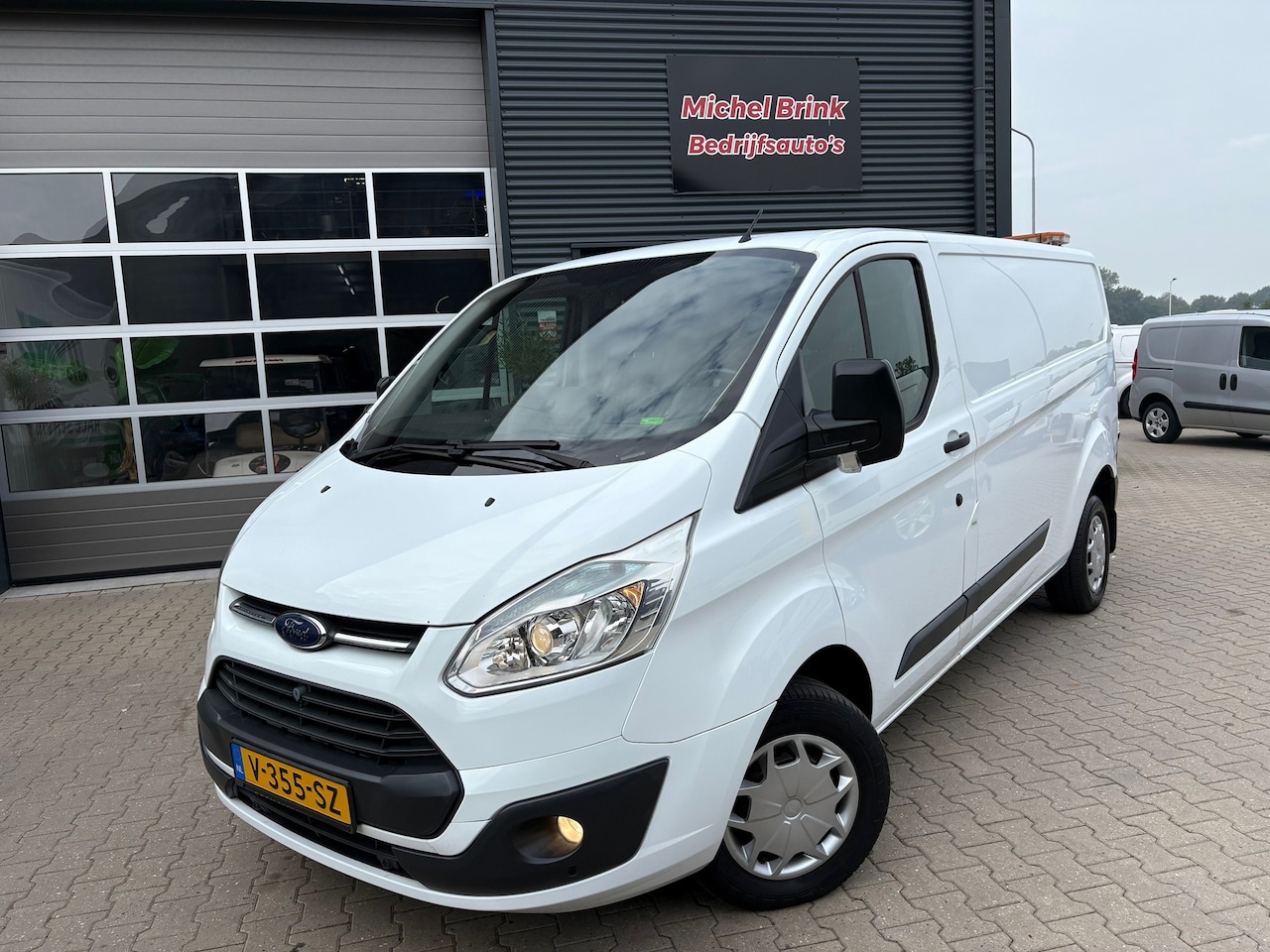Ford Transit Custom - 290 2.2 TDCI L2H1 Airco - AutoWereld.nl