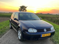 Volkswagen Golf - 1.6-16V airco / nieuwe apk