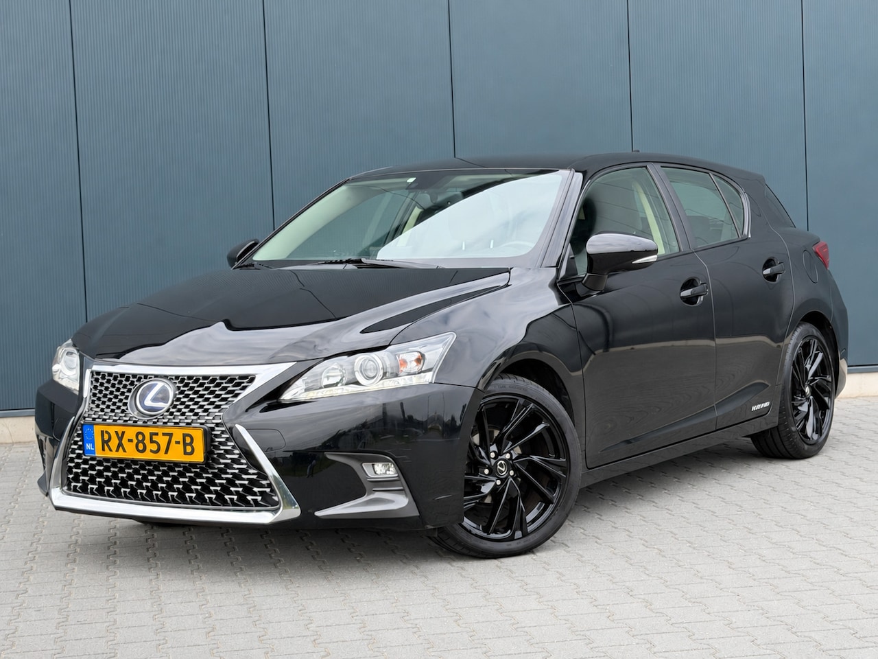 Lexus CT 200h - Business Line Led - Alcantara - Navi - Camera - Cruise - AutoWereld.nl