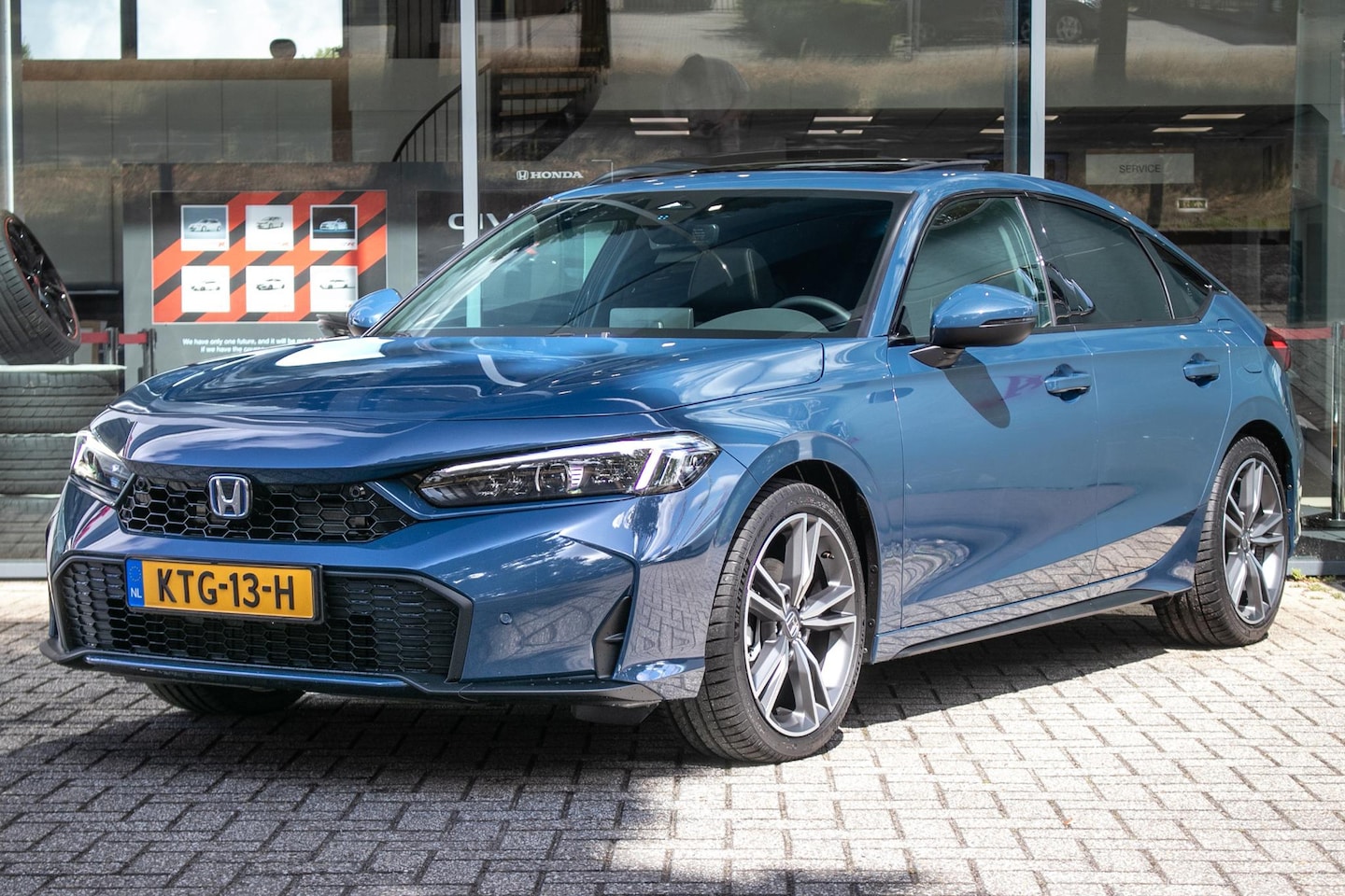 Honda Civic - 2.0 e:HEV Advance - Schuifdak | Navi | Leder - AutoWereld.nl