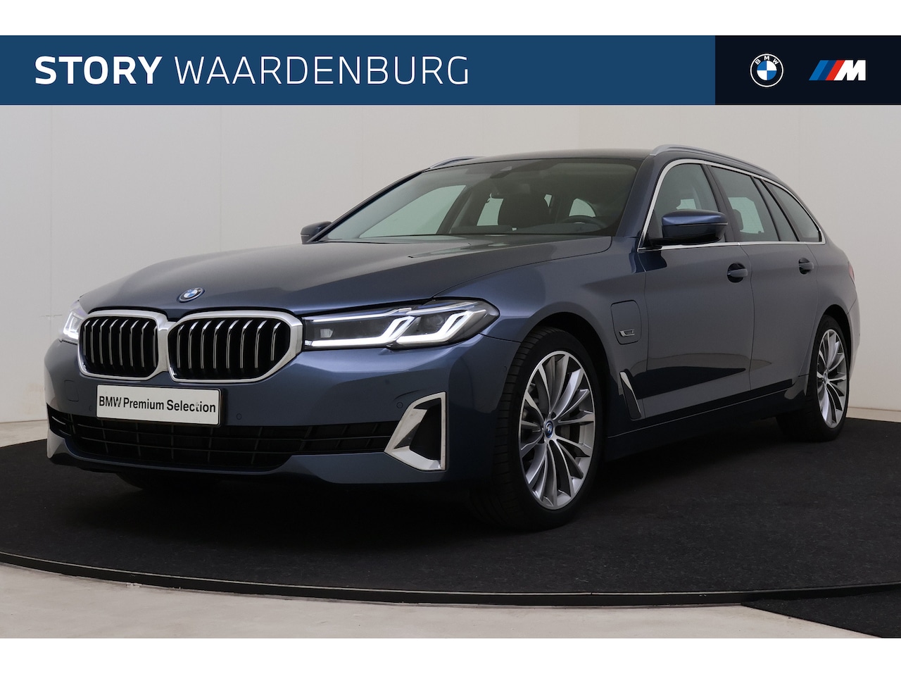 BMW 5-serie Touring - 530e High Executive Luxury Line Automaat / Achteruitrijcamera / Laserlight / Comfortstoele - AutoWereld.nl