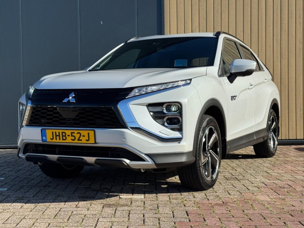 Mitsubishi Eclipse Cross - 2.4 PHEV S-AWC Aut. Instyle | ACC | Trekhaak | HUD | Stoel/Stuurverwarming | Navi | Standk - AutoWereld.nl